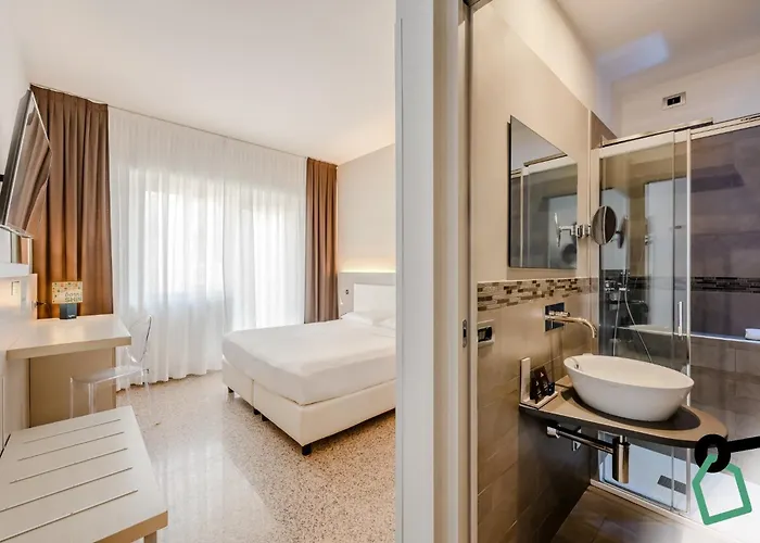 Hotiday Otel 3*
