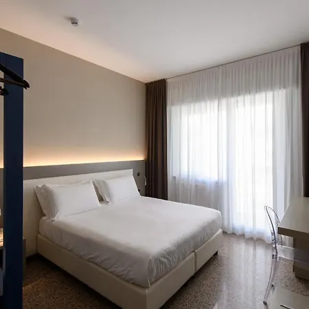 Hotiday 3* Диано-Марина